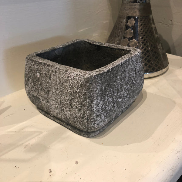 Container: Washed Concrete
