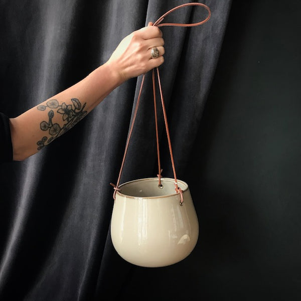 Lelay Hanging Pot